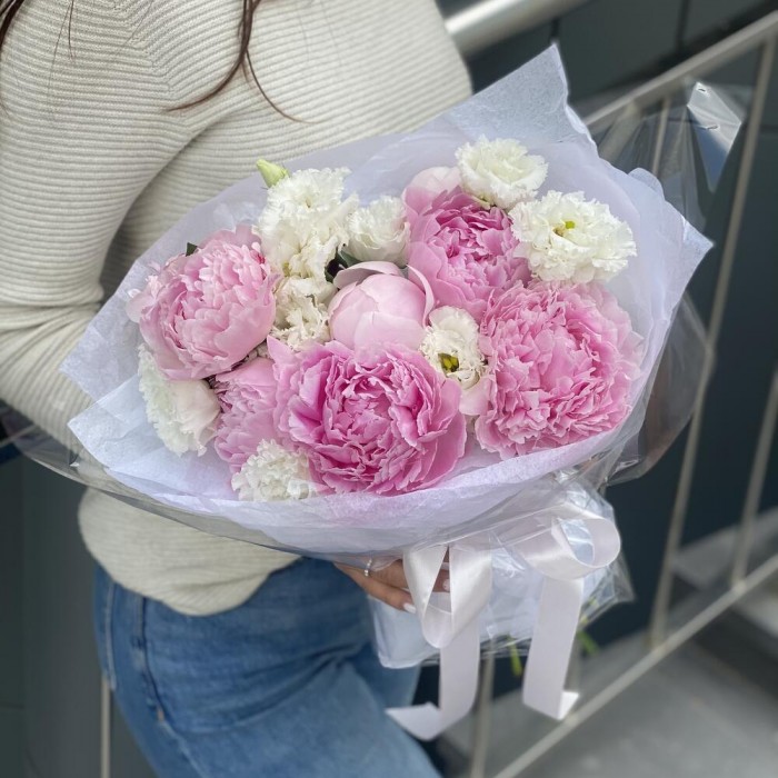 Букет «Пионы и эустома»